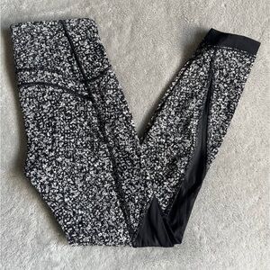 Lululemon Sole Training 25” Tights size 4